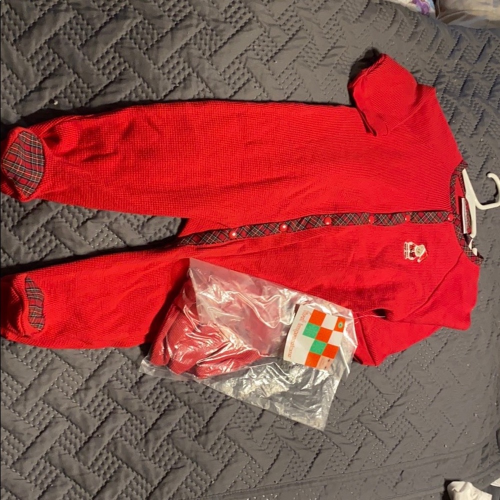 Christmas sleeper with hat new 6/9m